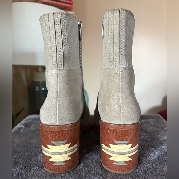 FRYE Pia Sedona Suede block inlay wood heel Boots Size 6 RARE - Picture 12 of 15